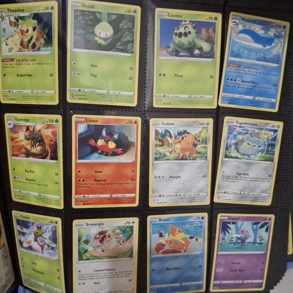 Ultra Pro Pokemon Binder Lucairo 12 Pocket Card Holder Included 388 Cards - Picture 12 of 16